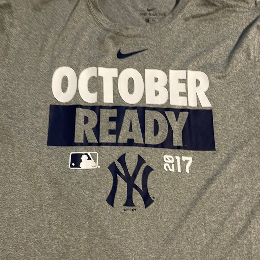 Yankees Nike shirt